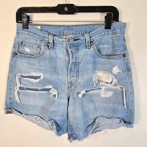 Levis 501 Denim Shorts Womens 27 Light Blue Distressed Boho Summer Beachy Hippie